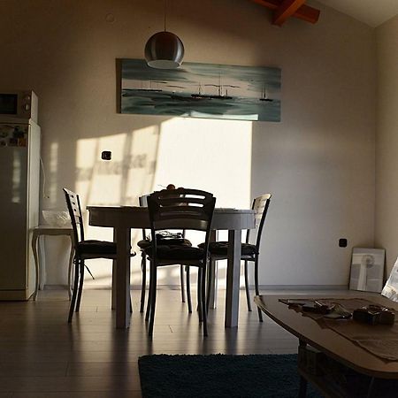 Cosy Sunset Apartment 오미스 외부 사진