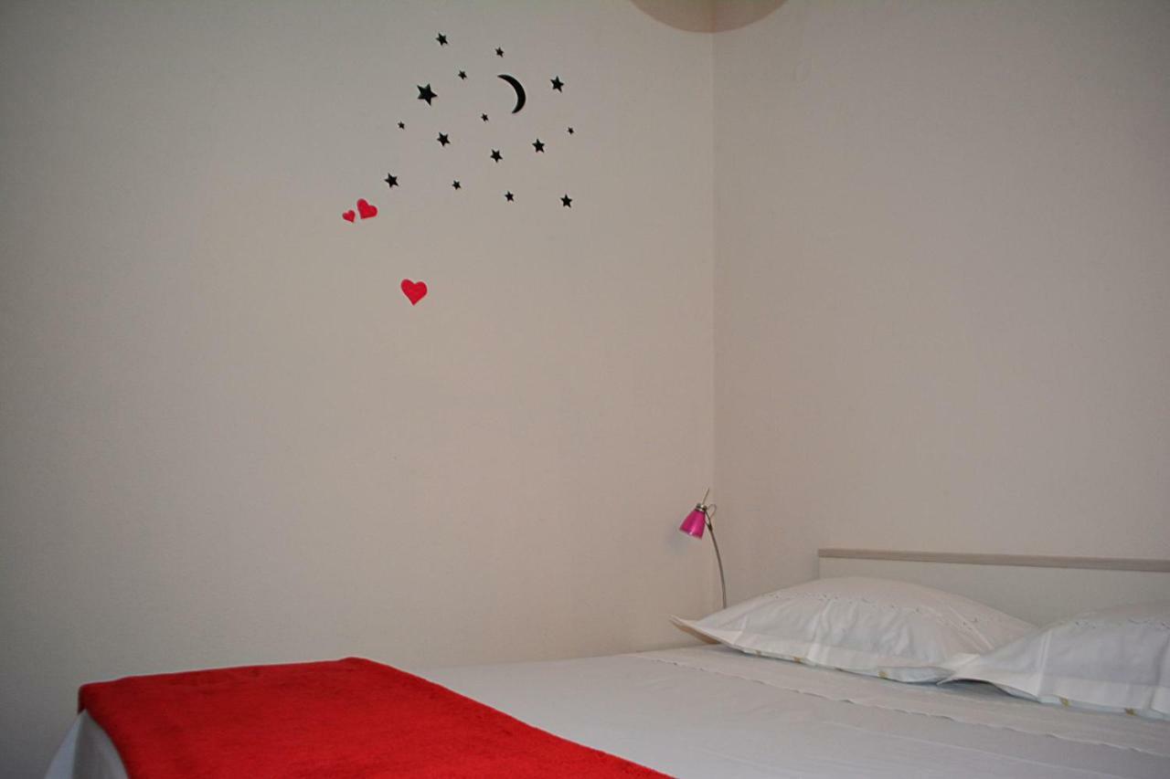 Cosy Sunset Apartment 오미스 외부 사진