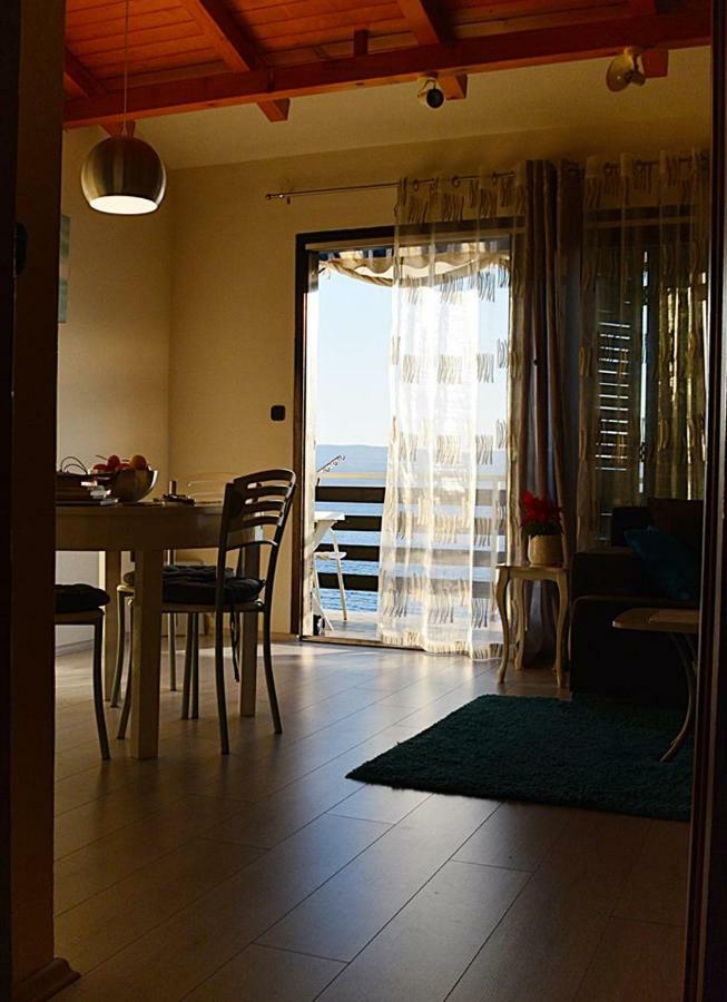Cosy Sunset Apartment 오미스 외부 사진